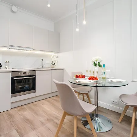 Close-urban Chic - Luxury For Up To 10 Guests In Mennica Residence, Center * Varšava