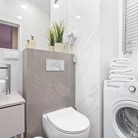 Close-urban Chic - Luxury For Up To 10 Guests In Mennica Residence, Center Varšava