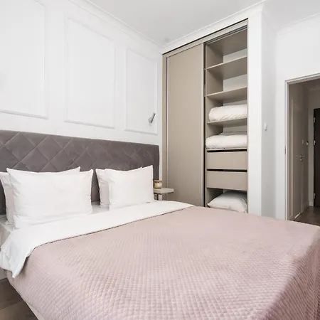 Close-urban Chic - Luxury For Up To 10 Guests In Mennica Residence, Center * Warszawa